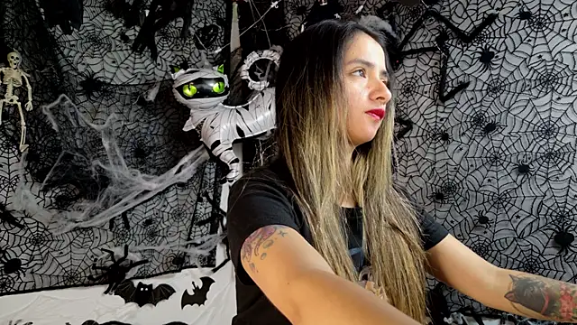 julietta   jackson online show from October 2025 04:44:02 PM