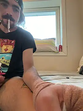 wolfwhite95 online show from July 2026 09:32:01 PM
