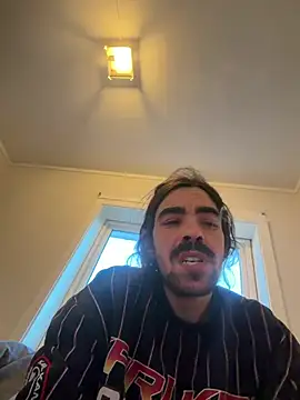 wolfwhite95 online show from July 2026 11:33:01 PM