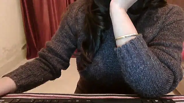 ANANYA-TIWARI online show from December 2025 02:33:01 PM