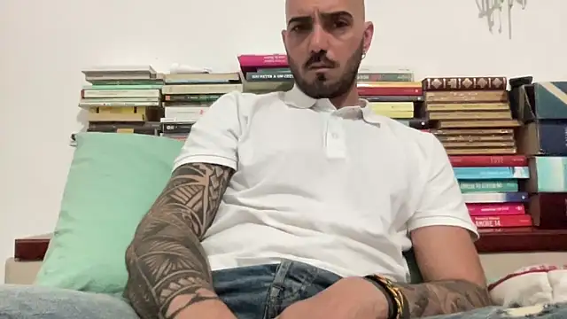 alessandromori91 online show from April 2026 02:01:02 PM