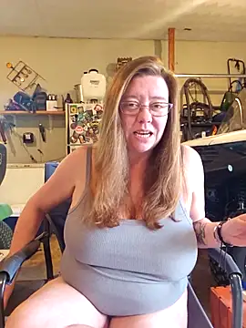 MsShelby40 online show from April 2026 10:02:02 PM