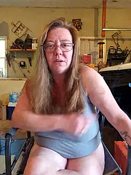 Snapshot of MsShelby40 chatting on June 2026 06:51:01 PM MsShelby40 online show from June 2026 06:51:01 PM