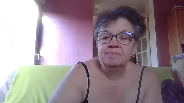 Snapshot of Vandeae44 chatting on March 2025 07:41:02 AM Vandeae44 online show from March 2025 07:41:02 AM