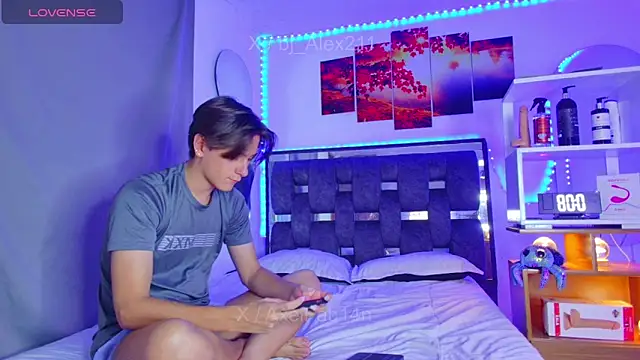 Snapshot of Alex_and_Fabian chatting on June 2026 08:33:02 PM Alex and Fabian online show from June 2026 08:33:02 PM