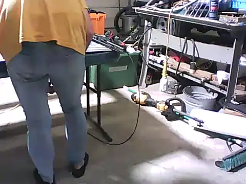 dcrick978 online show from October 2025 12:22:02 AM