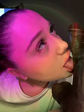 DaisyBooom online show from February 2025 07:17:02 PM