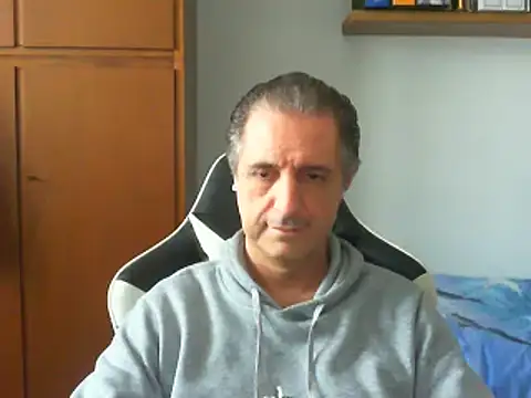 Snapshot of lliuk70mi chatting on February 2025 12:44:02 PM lliuk70mi online show from February 2025 12:44:02 PM