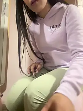 Snapshot of CAM_21X chatting on March 2025 10:40:02 AM CAM 21X online show from March 2025 10:40:02 AM