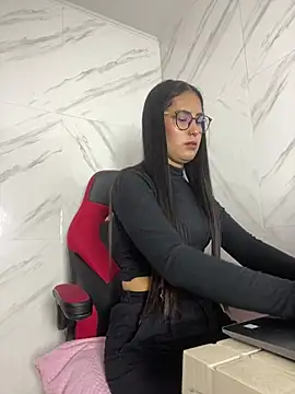 Snapshot of CAM_21X chatting on March 2025 01:18:01 PM CAM 21X online show from March 2025 01:18:01 PM