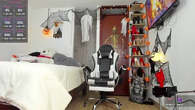 SophieBaker   online show from October 2025 01:59:02 AM