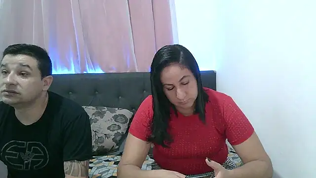 Snapshot of bonnie-e-clyde chatting on January 2025 01:59:02 AM bonnie-e-clyde online show from January 2025 01:59:02 AM