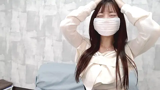 LOVE MOMO LOVE online show from September 2025 12:18:01 PM