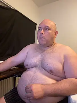 Snapshot of BigromeoXX chatting on April 2026 06:28:01 PM BigromeoXX online show from April 2026 06:28:01 PM