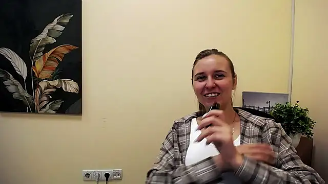 Snapshot of _Nicole_new chatting on September 2025 08:03:01 AM  Nicole new online show from September 2025 08:03:01 AM