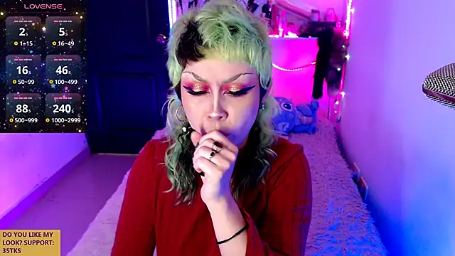 Snapshot of rosse_ivy chatting on December 2024 03:32:02 PM rosse ivy online show from December 2024 03:32:02 PM