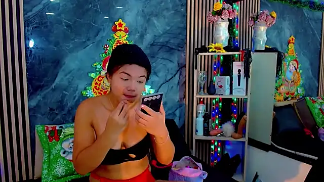 Isalombardi online show from December 2025 04:07:02 AM