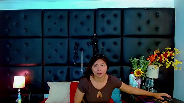Isalombardi online show from June 2026 02:47:02 AM