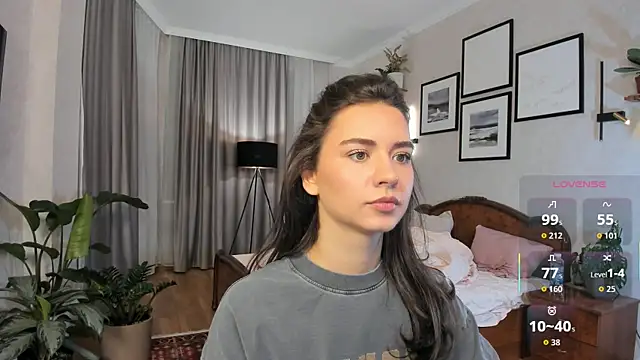 NicoleLuv online show from December 2025 02:48:01 PM