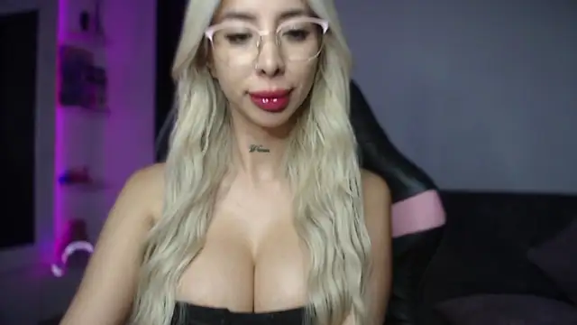 Snapshot of stephaniedj1 chatting on October 2025 10:23:02 PM stephaniedj1 online show from October 2025 10:23:02 PM