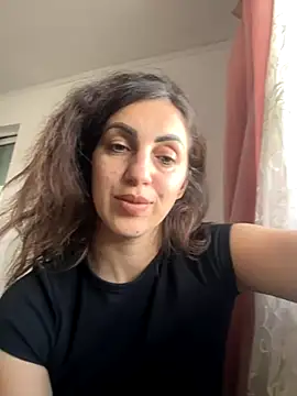 EmaSkyes online show from November 2025 09:54:02 AM