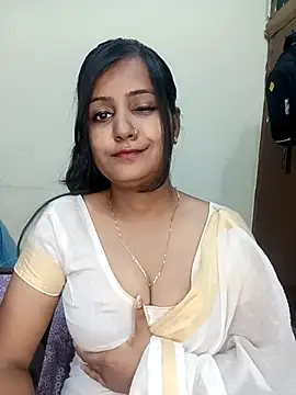 Snapshot of Miss-Riyasingh chatting on July 2026 05:42:02 PM Miss-Riyasingh online show from July 2026 05:42:02 PM