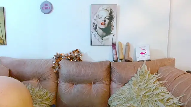 Snapshot of hinataleecs chatting on January 2025 04:19:02 AM hinataleecs online show from January 2025 04:19:02 AM