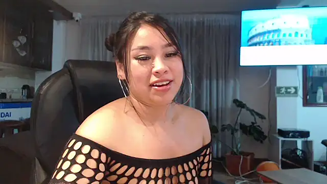 Snapshot of hinataleecs chatting on February 2025 09:01:01 AM hinataleecs online show from February 2025 09:01:01 AM