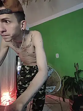 smallgiant27 online show from April 2026 08:46:01 AM