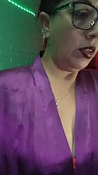 TRISH MILF online show from December 2024 12:57:02 AM