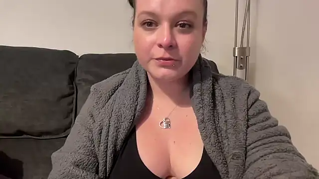 NaughtyWifeUK online show from March 2025 11:59:02 PM