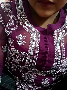 Snapshot of Ayesha_mahi chatting on March 2025 05:45:02 AM Ayesha mahi online show from March 2025 05:45:02 AM