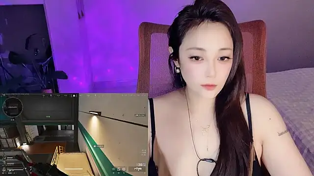 Daisy-77 online show from February 2026 01:05:01 PM