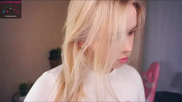 ZaraCreedon online show from March 2025 07:17:01 PM