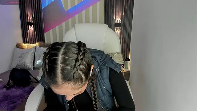 emily layton online show from February 2025 02:26:01 PM