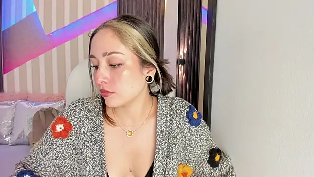 emily layton online show from October 2025 02:41:01 PM