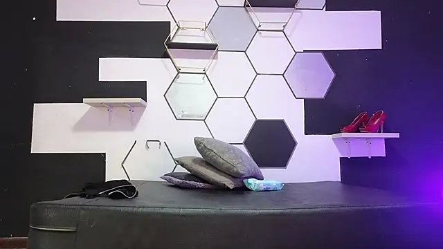 alondrabigtits online show from September 2025 12:16:01 PM