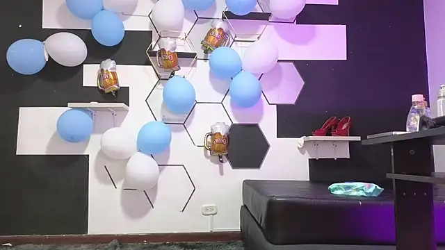 alondrabigtits online show from October 2025 12:24:02 PM