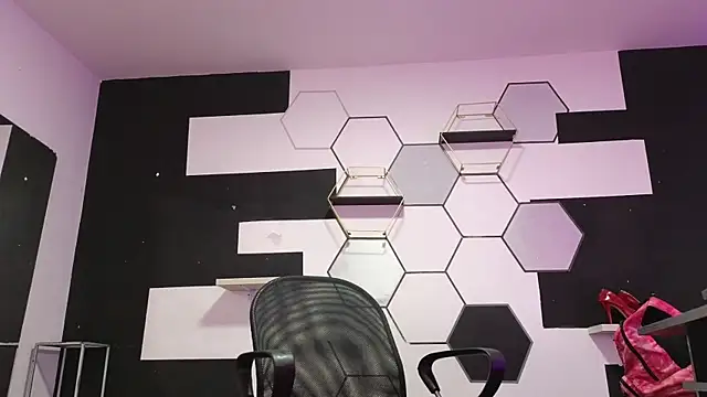 alondrabigtits online show from October 2025 01:12:02 PM