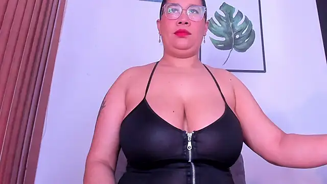 Snapshot of alondrabigtits chatting on April 2026 11:36:02 AM alondrabigtits online show from April 2026 11:36:02 AM
