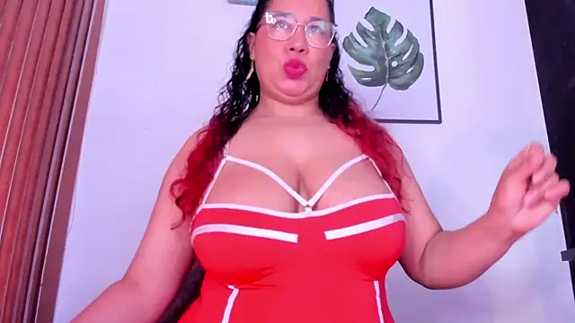 Snapshot of alondrabigtits chatting on May 2026 11:37:02 AM alondrabigtits online show from May 2026 11:37:02 AM