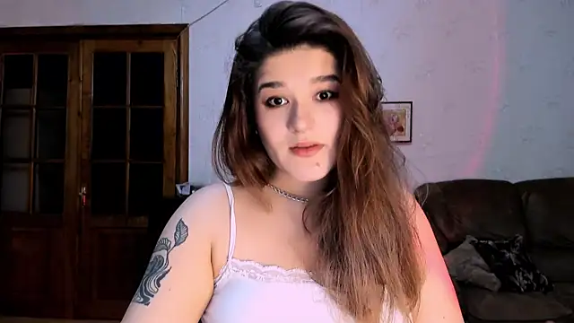 Snapshot of July_Slowdive chatting on March 2025 01:20:01 PM July Slowdive online show from March 2025 01:20:01 PM