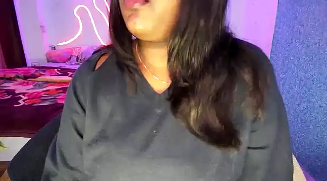 expression queen online show from December 2024 06:05:02 PM