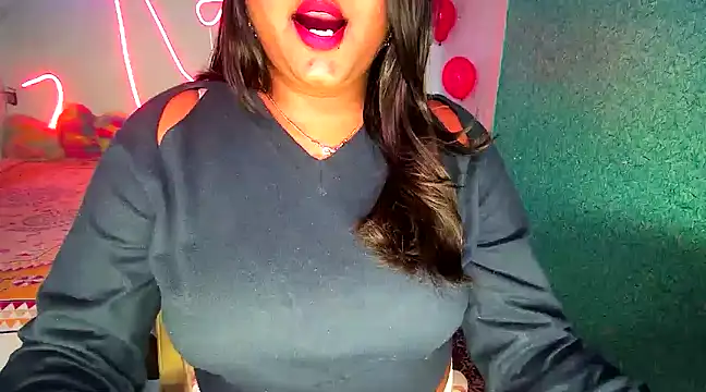 expression queen online show from February 2025 06:09:02 PM