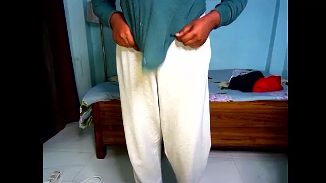 expression queen online show from February 2026 03:17:02 PM