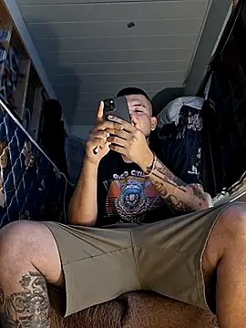 Snapshot of KeptupHack chatting on September 2025 01:05:01 PM KeptupHack online show from September 2025 01:05:01 PM