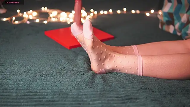 Yourlittledemon online show from December 2024 03:00:02 PM