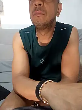 latinmartin73 online show from February 2025 03:39:01 PM