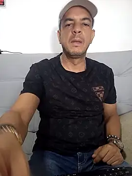 latinmartin73 online show from February 2025 02:49:01 AM