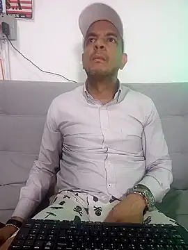 latinmartin73 online show from February 2025 12:46:01 AM